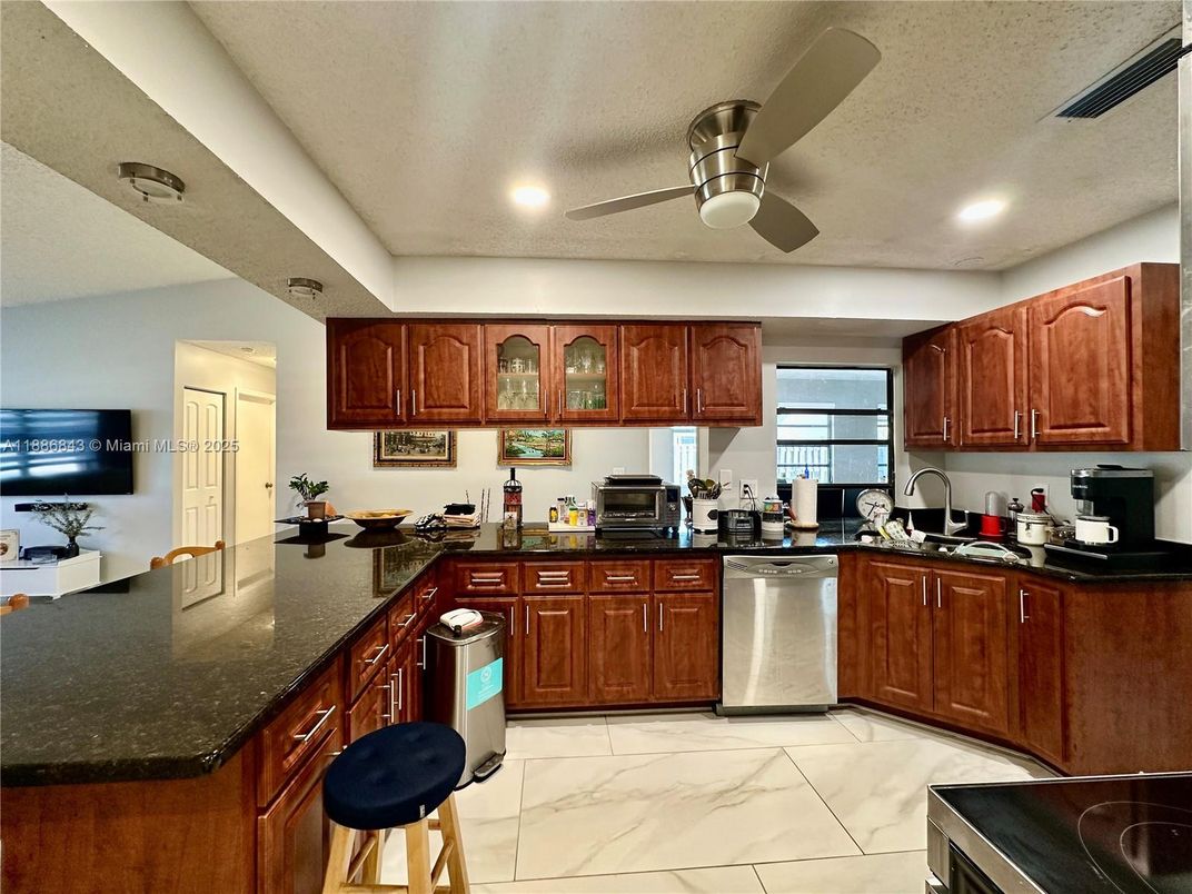 Interior, Kitchen, Marble, Recessed Lighting