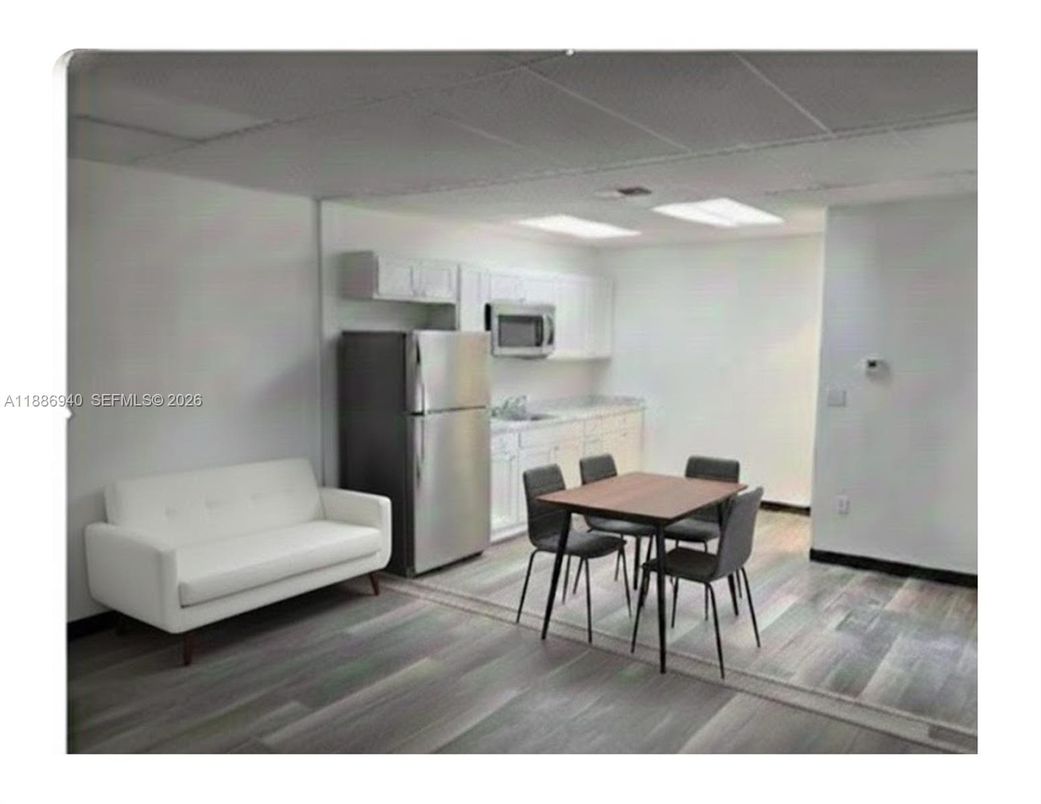 Dining room, Interior, Kitchen, Stainless Steel Appliances, Wood Texture Flooring