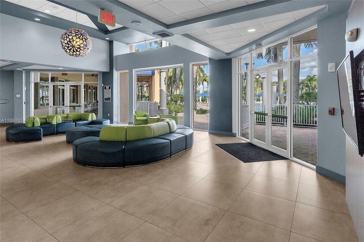 Interior, Living room, Pendant Lights, Recessed Lighting