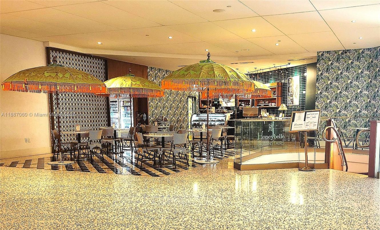 Dining room, Interior, Recessed Lighting