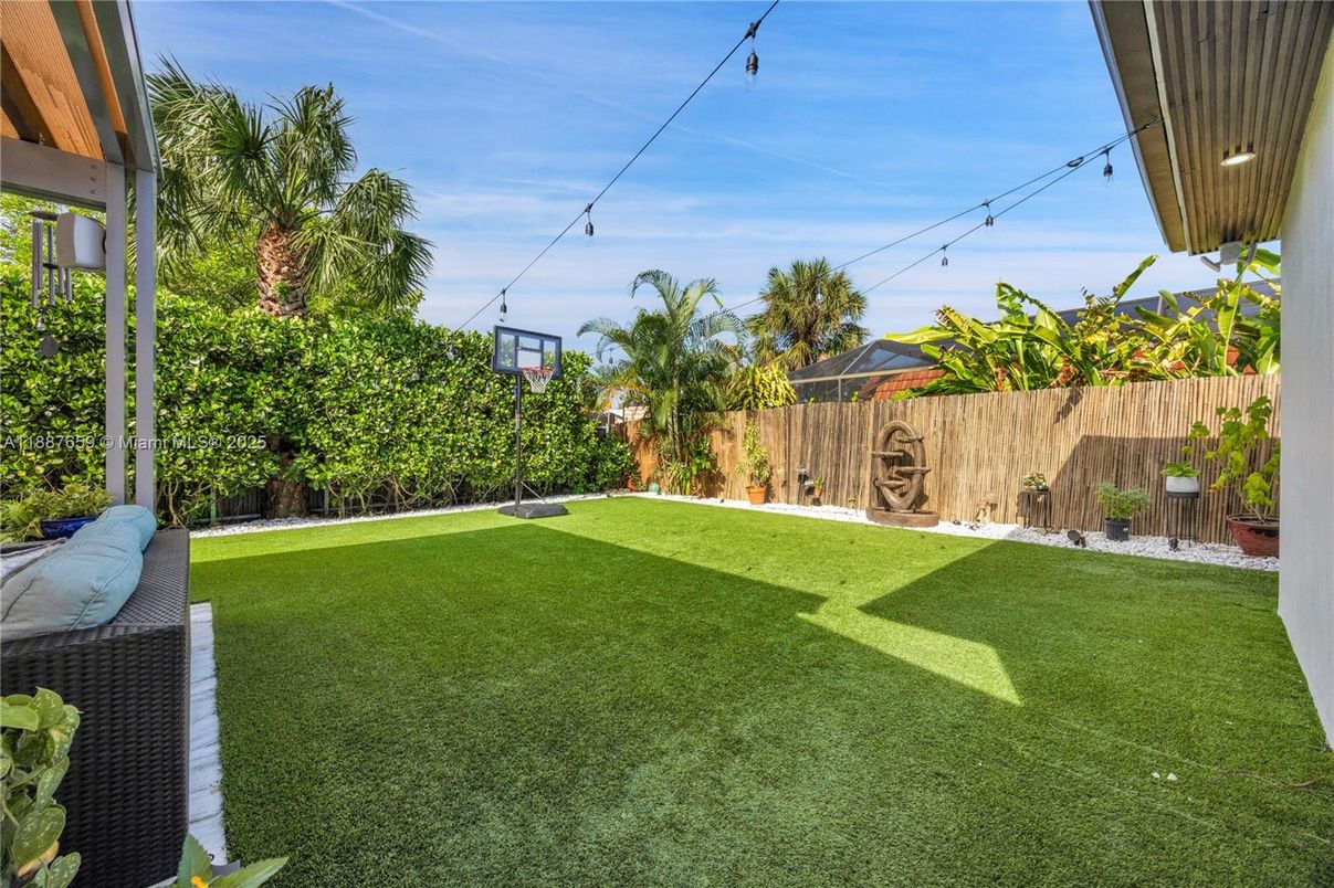 Backyard, Exterior