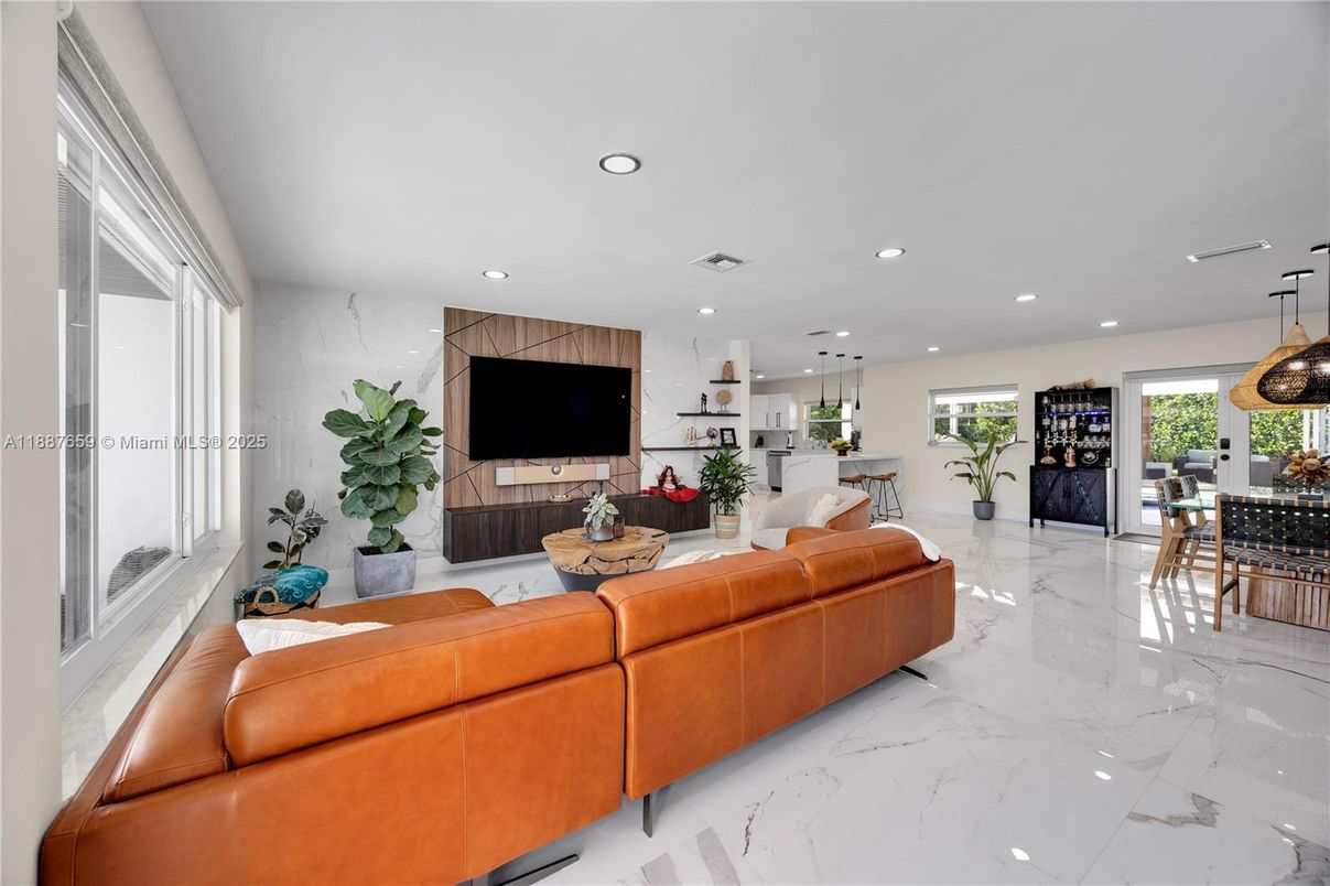 Dining room, Interior, Kitchen, Living room, Marble, Pendant Lights, Recessed Lighting