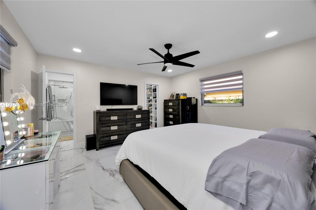 Bedroom, Interior, Marble, Recessed Lighting