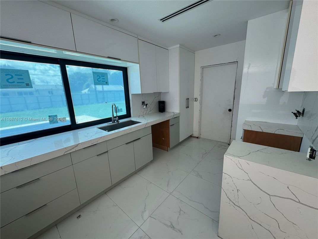 Interior, Kitchen, Marble, Recessed Lighting, Water