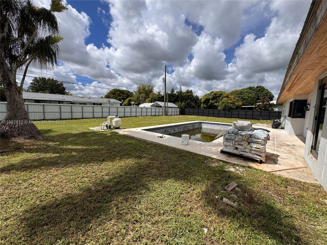 Backyard, Exterior, Pool