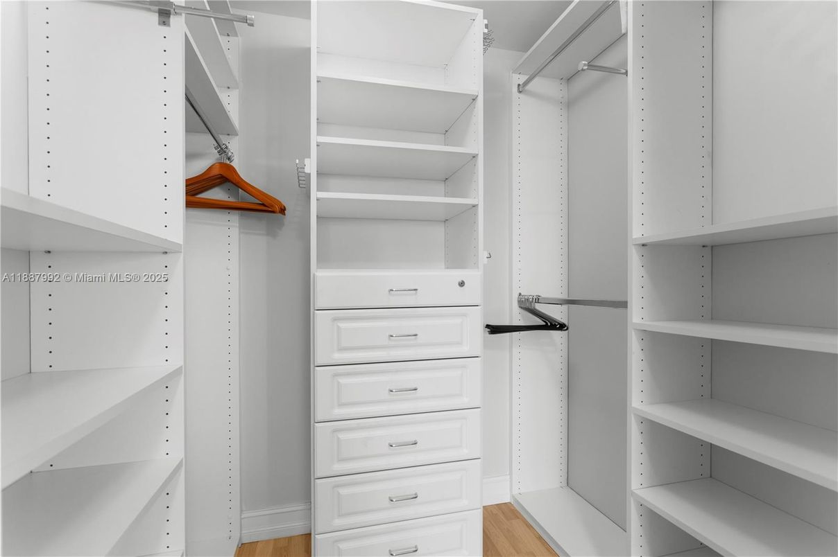 Interior, Walk-in Closets