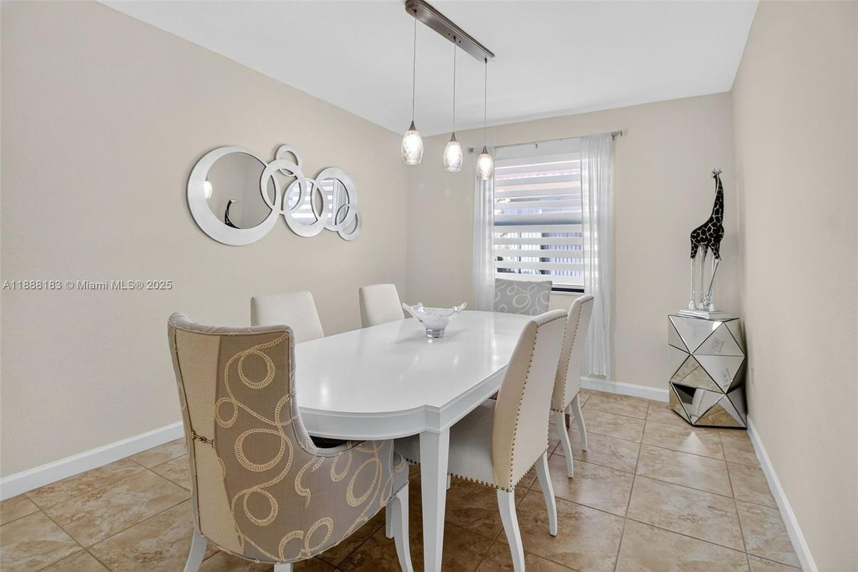 Dining room, Interior, Pendant Lights