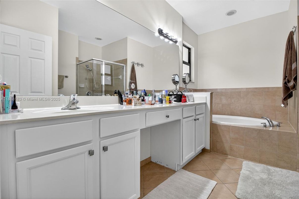 Bathroom, Dual Sink Vanities, Interior