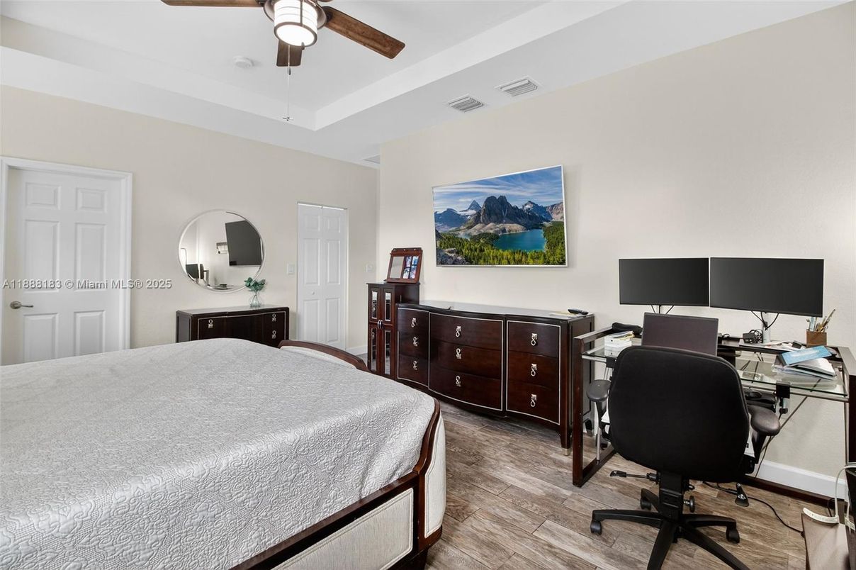 Bedroom, Home Office, Interior, Wood Texture Flooring