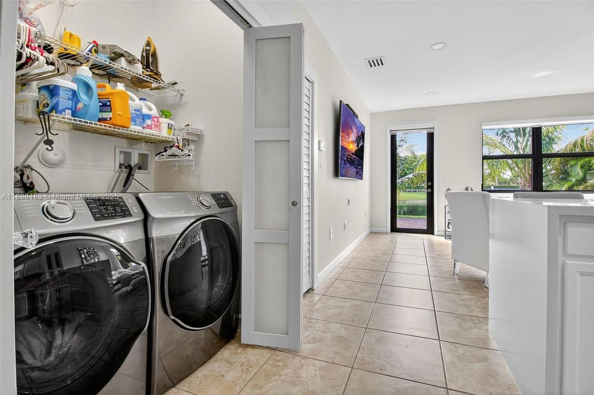 Interior, Recessed Lighting, Washer