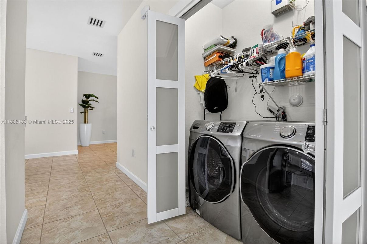 Interior, Utility Closets, Washer