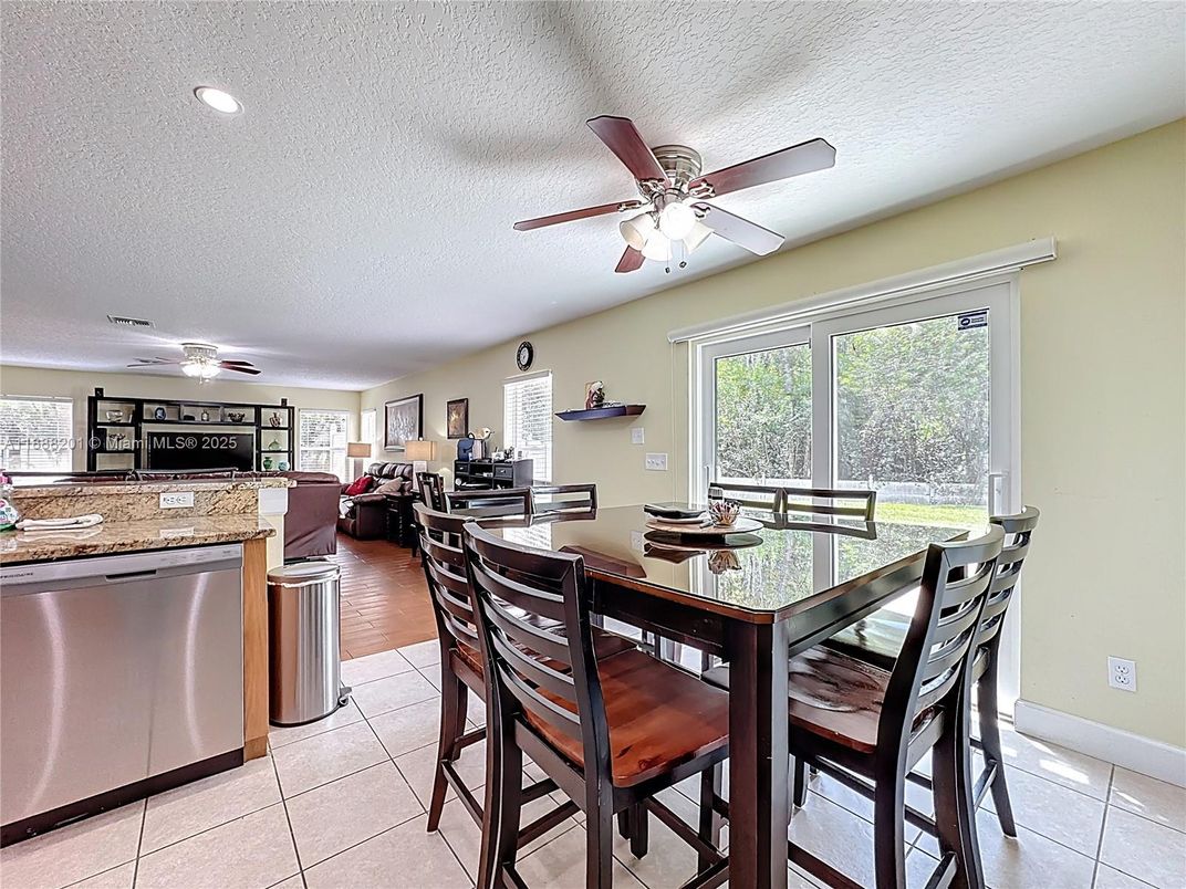 Dining room, Interior, Living room, Recessed Lighting