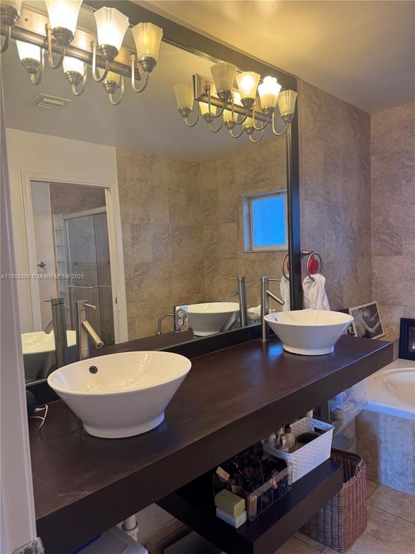Bathroom, Dual Sink Vanities, Interior