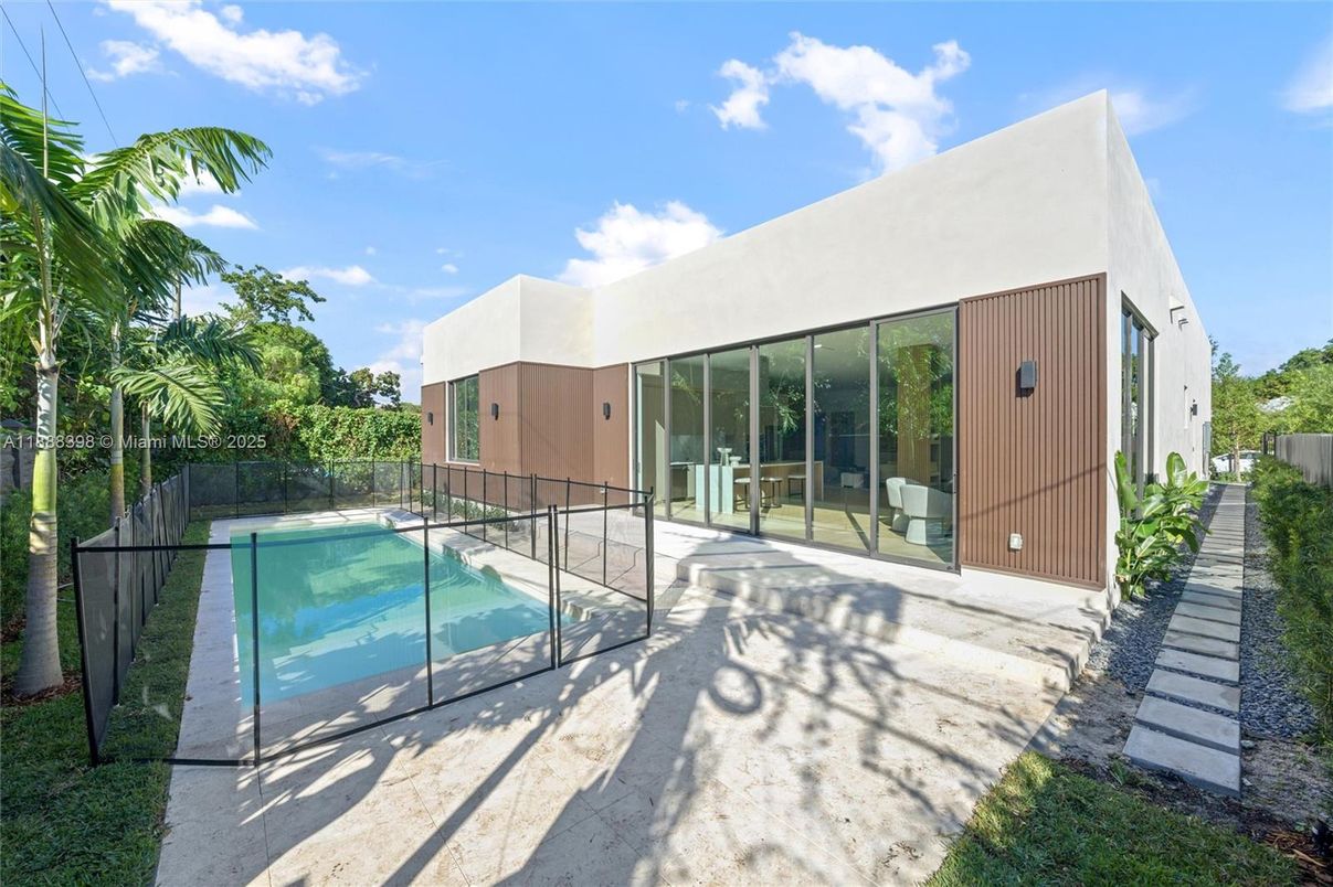 Backyard, Exterior, Pool