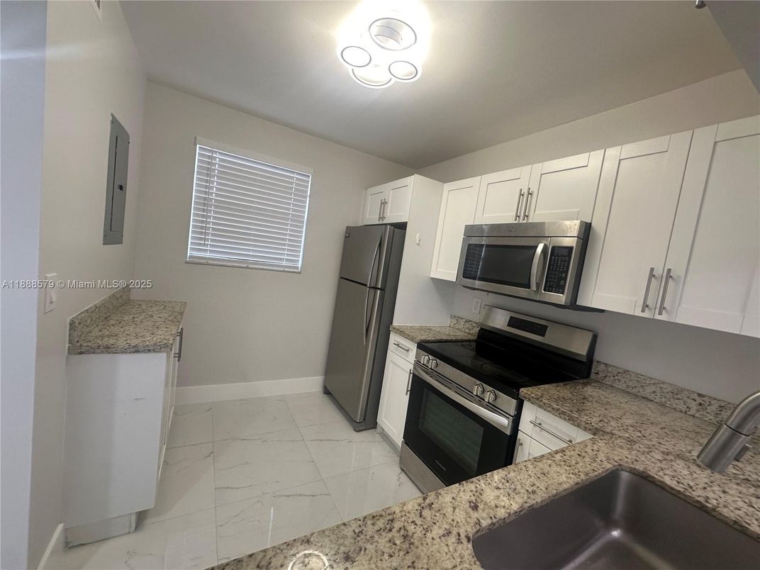 Interior, Kitchen, Marble, Stainless Steel Appliances