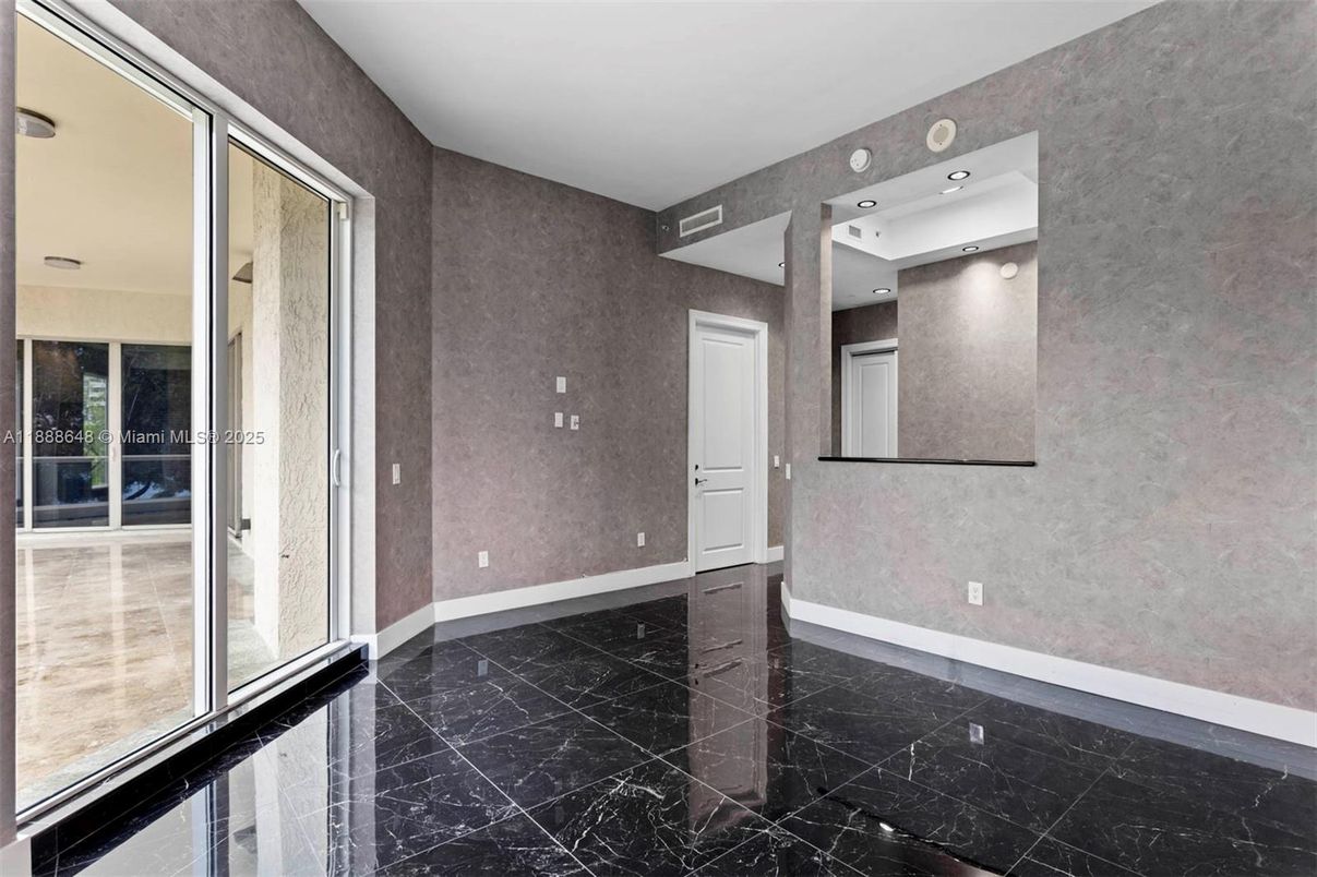 Empty room, Interior, Marble, Recessed Lighting