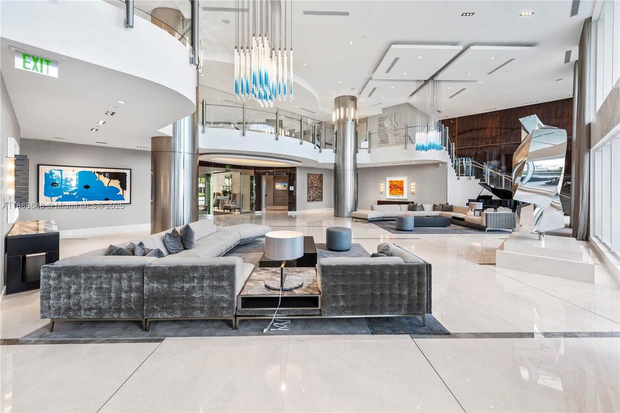 Interior, Living room, Pendant Lights, Recessed Lighting