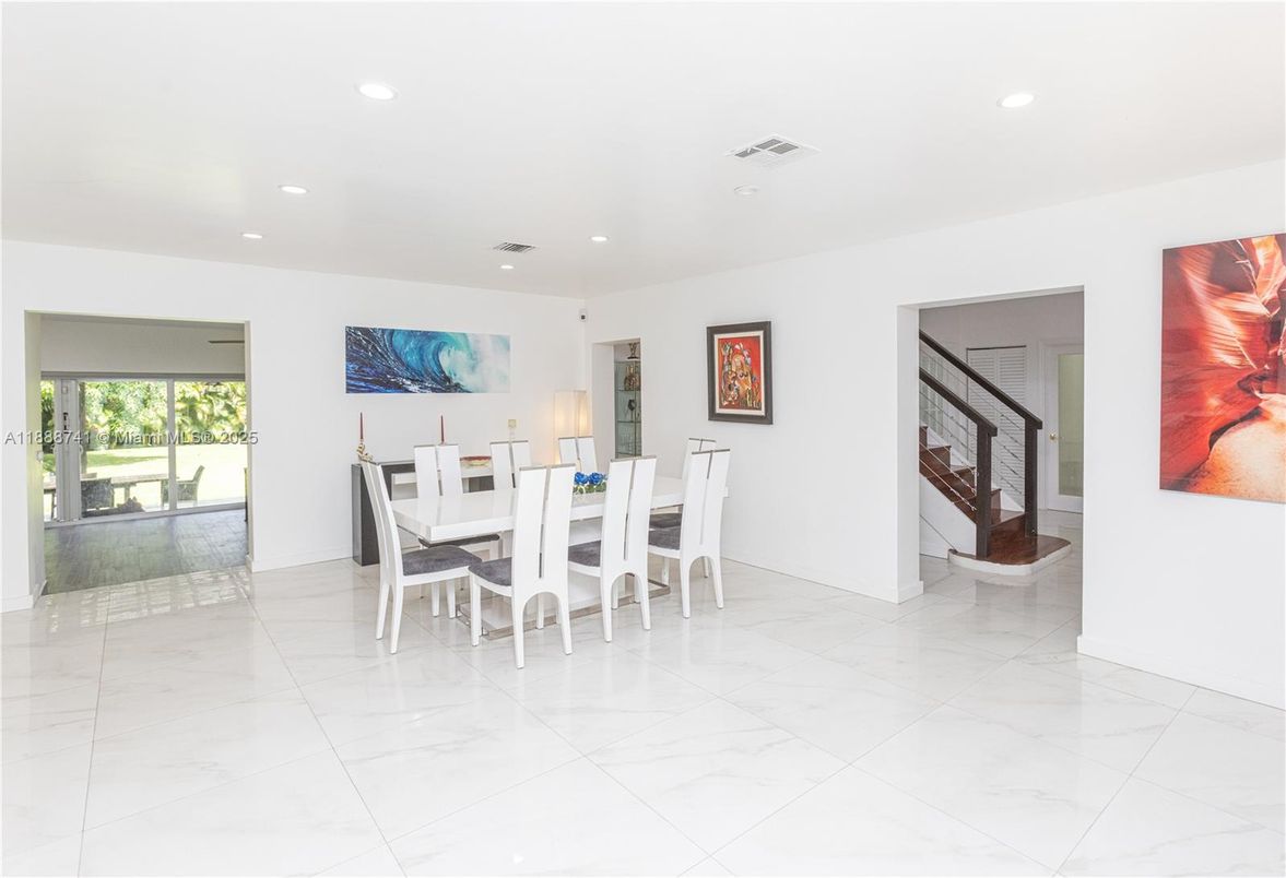 Dining room, Interior, Marble, Recessed Lighting