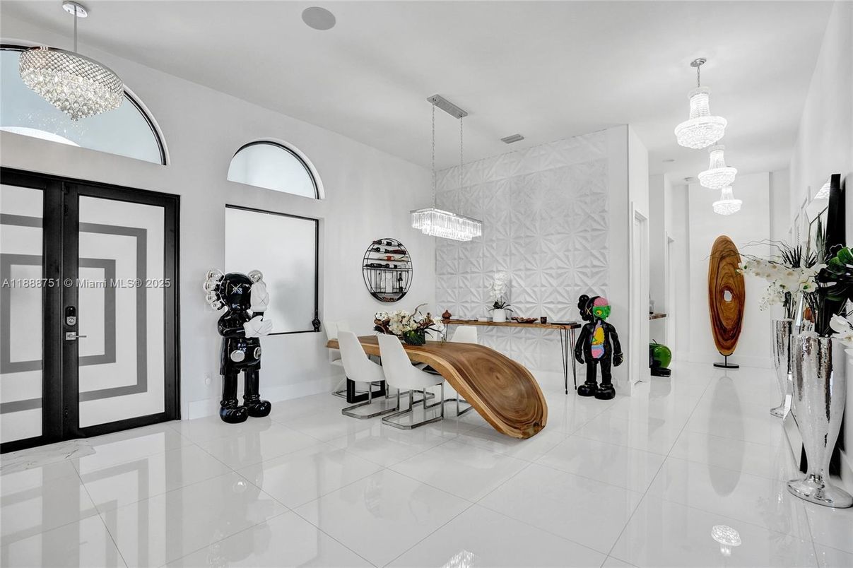 Chandelier, Dining room, Interior, Pendant Lights