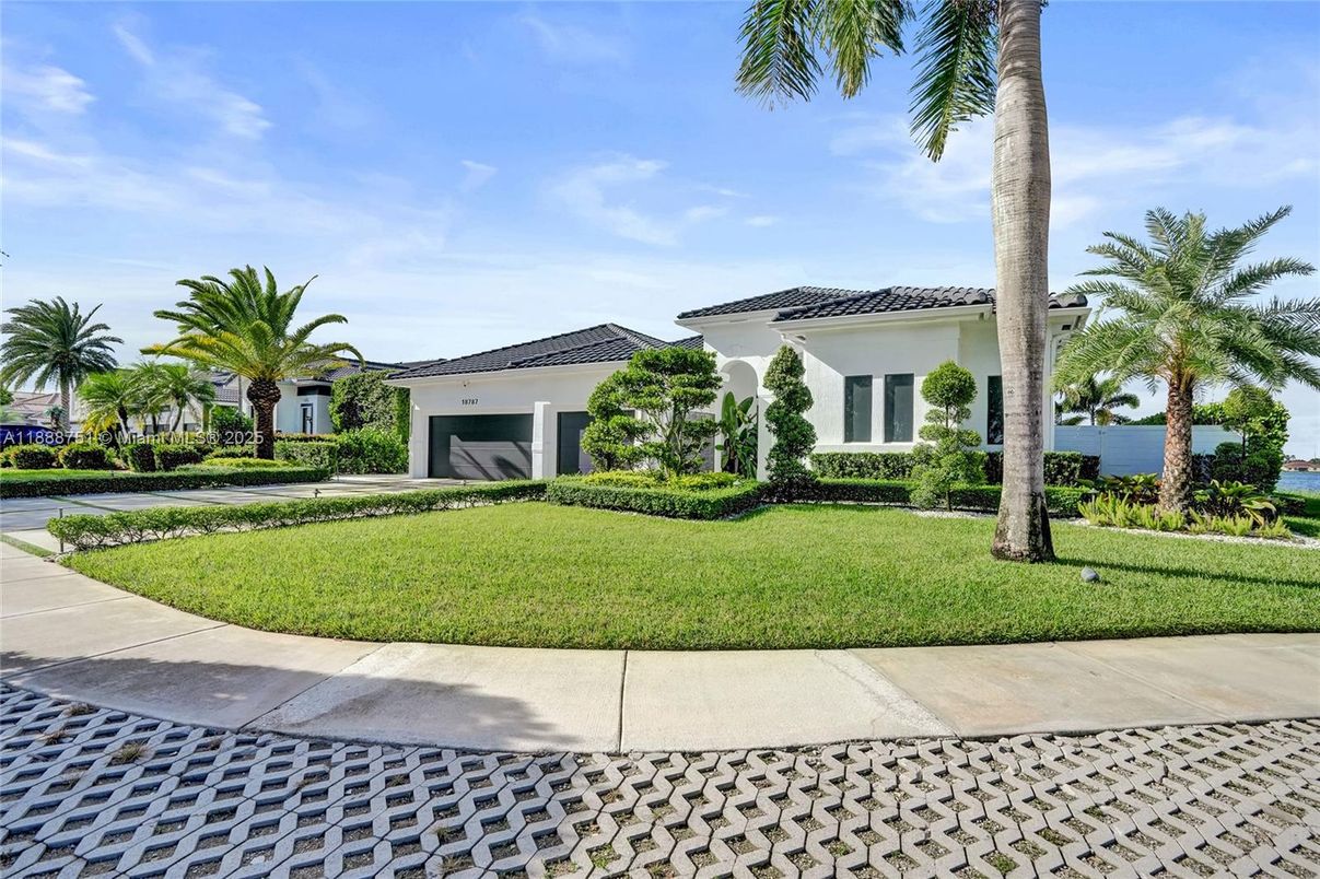 Backyard, Exterior, Water