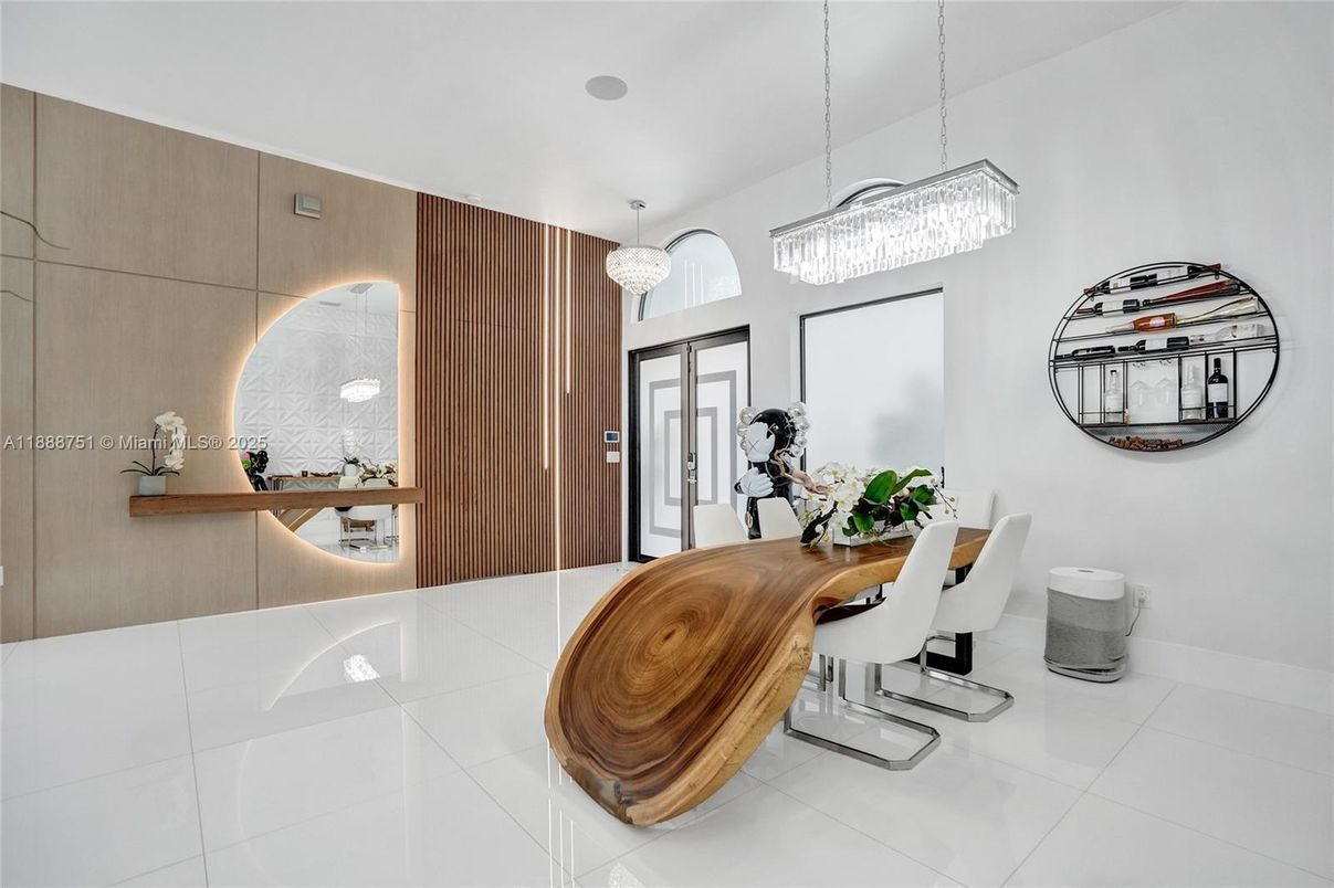 Chandelier, Dining room, Interior, Pendant Lights