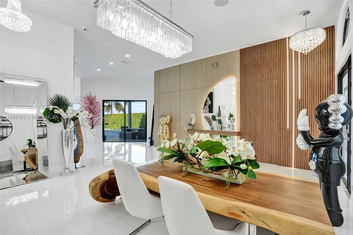 Chandelier, Dining room, Interior, Recessed Lighting