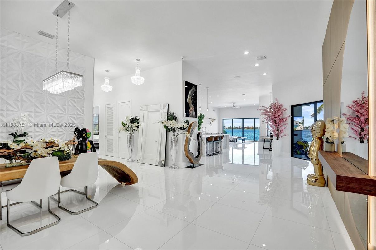 Chandelier, Dining room, Interior, Pendant Lights, Recessed Lighting, Water