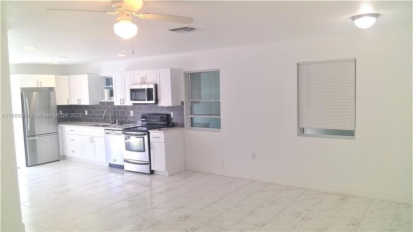 Interior, Kitchen, Marble, Stainless Steel Appliances