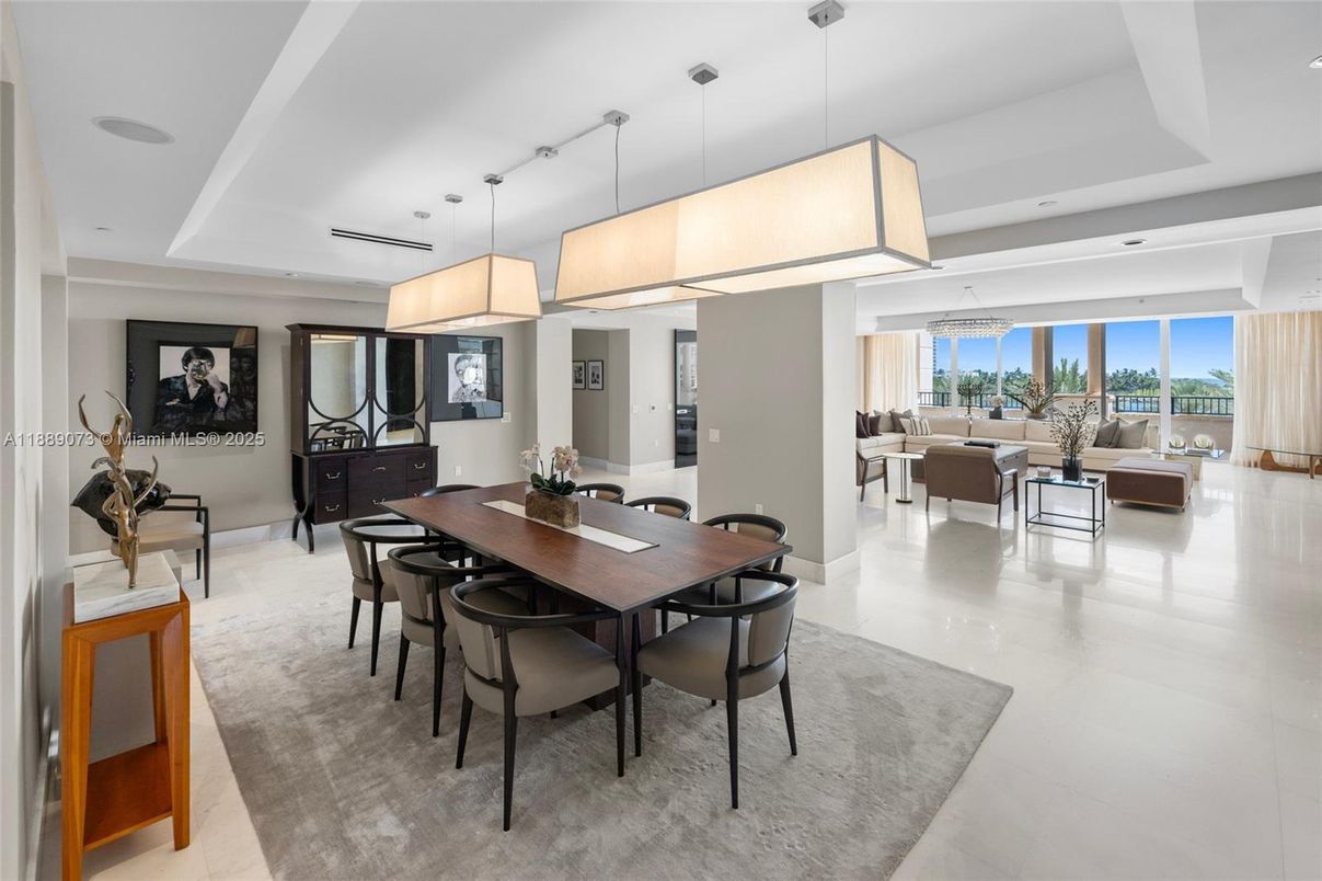 Dining room, Interior, Living room, Pendant Lights, Recessed Lighting, Water