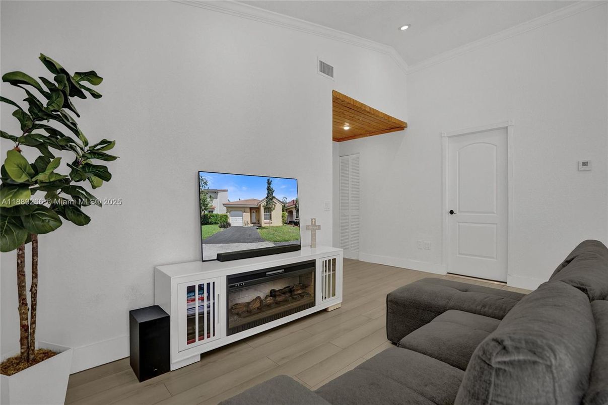 Interior, Living room, Recessed Lighting, Wood Texture Flooring