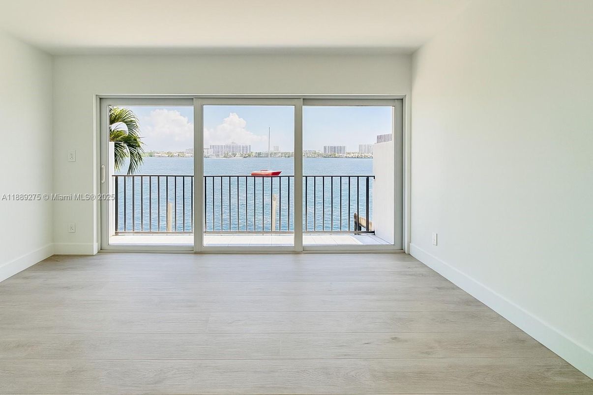 Empty room, Interior, Water, Wood Texture Flooring