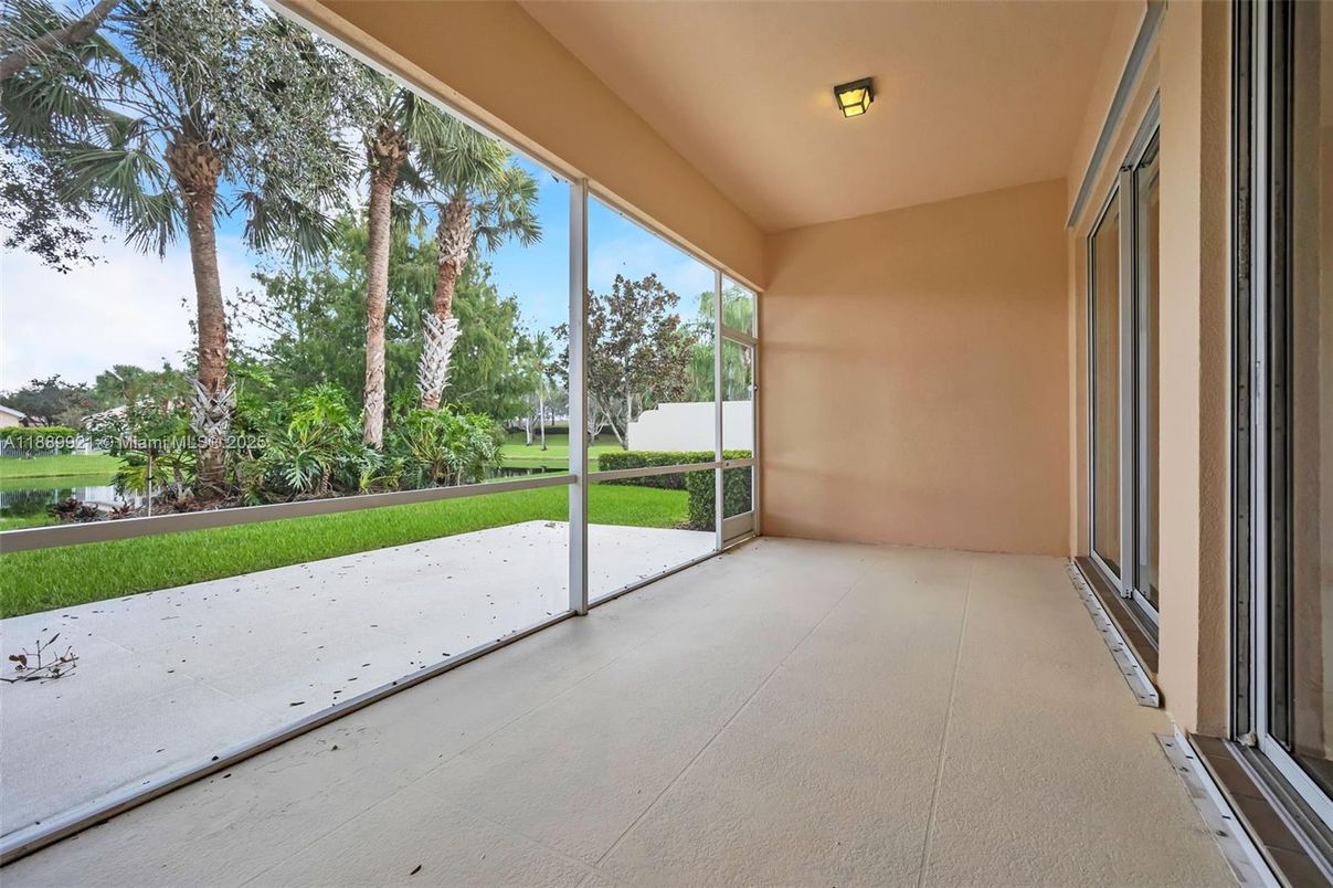 Interior, Sun Room, Water