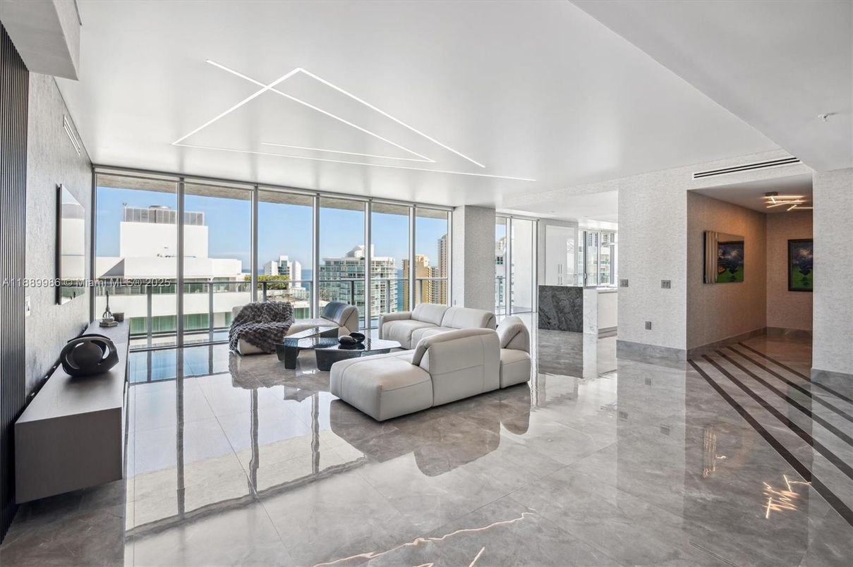 Interior, Living room, Water