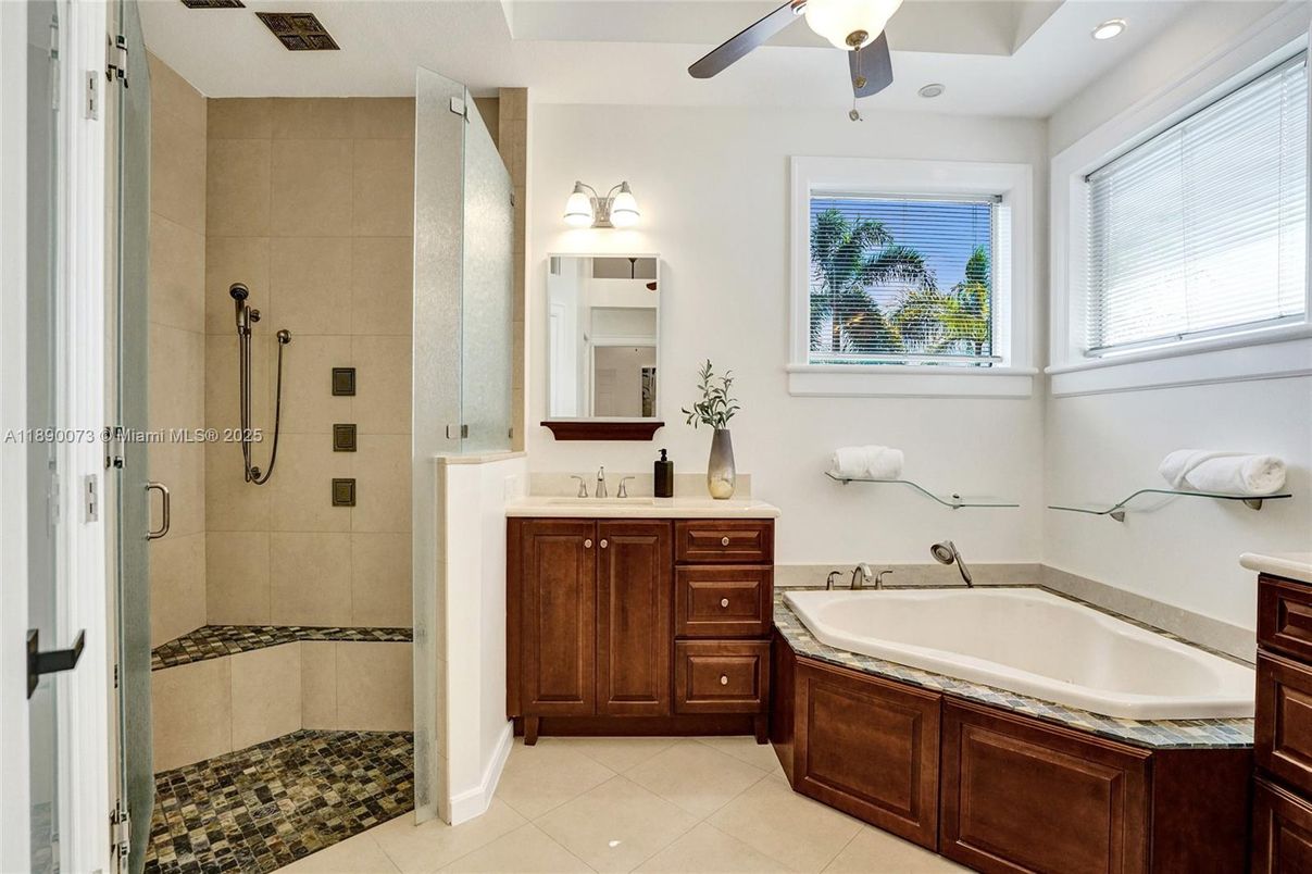 Bathroom, Interior, Recessed Lighting