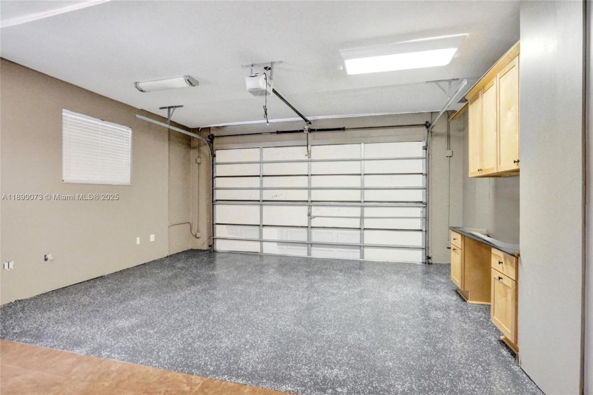 Garage, Interior