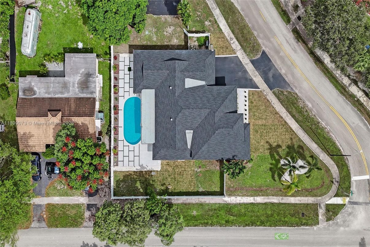 Exterior, Drone