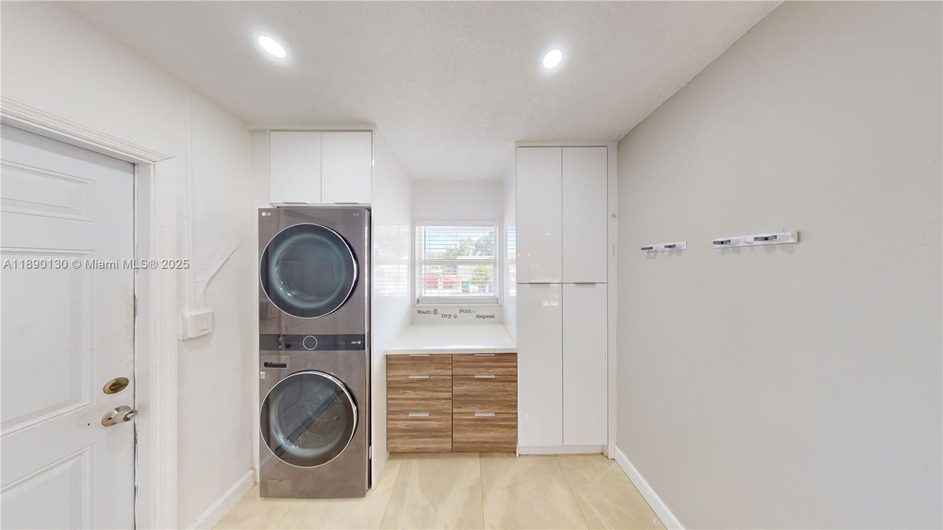 Interior, Recessed Lighting, Utility Closets, Washer
