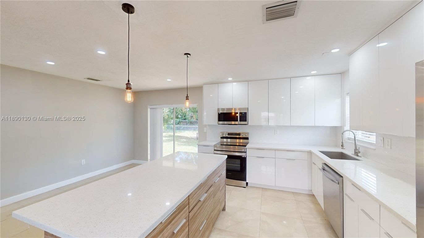 Interior, Kitchen, Pendant Lights, Recessed Lighting, Stainless Steel Appliances