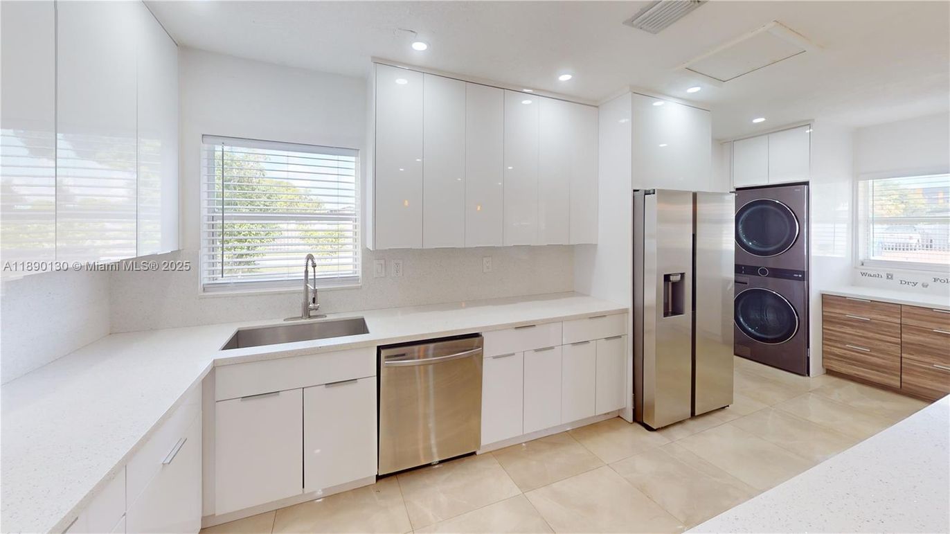 Interior, Kitchen, Recessed Lighting, Stainless Steel Appliances, Washer