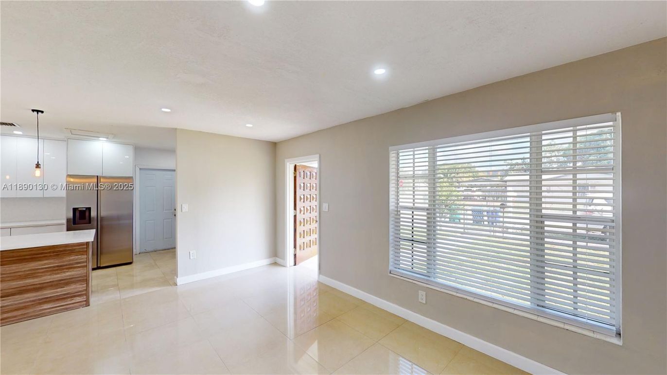 Interior, Pendant Lights, Recessed Lighting, Stainless Steel Appliances