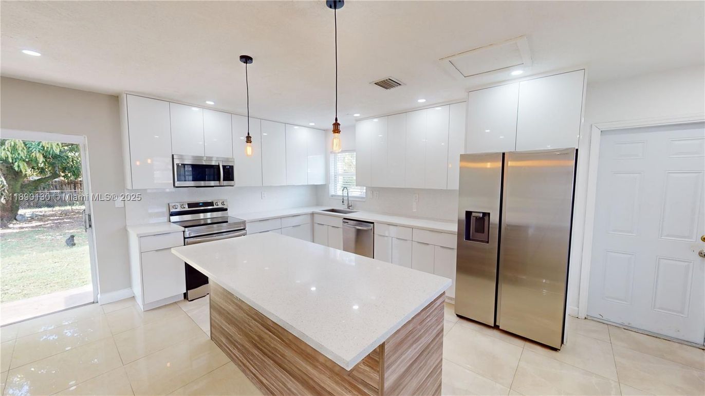 Interior, Kitchen, Pendant Lights, Recessed Lighting, Stainless Steel Appliances