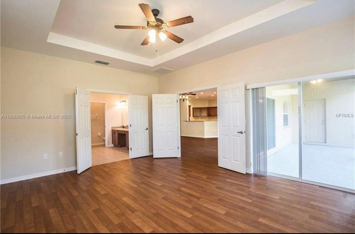 Empty room, Interior, Kitchen, Recessed Lighting, Wood Texture Flooring