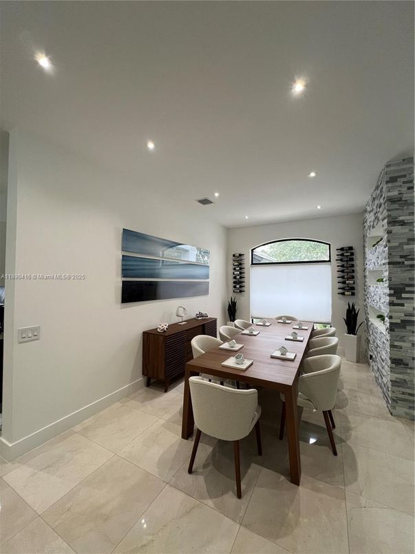 Dining room, Interior, Recessed Lighting