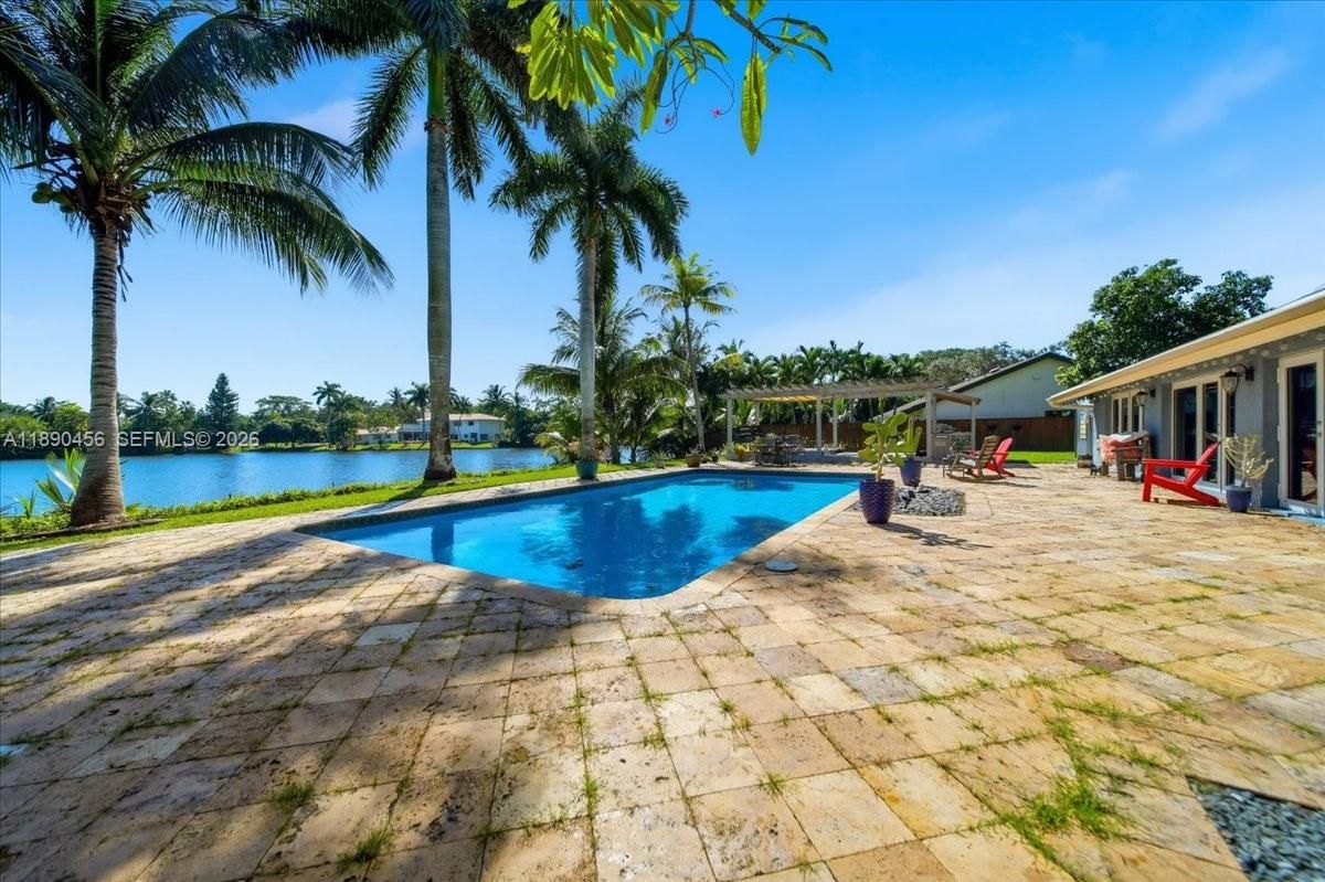 Exterior, Pool, Water