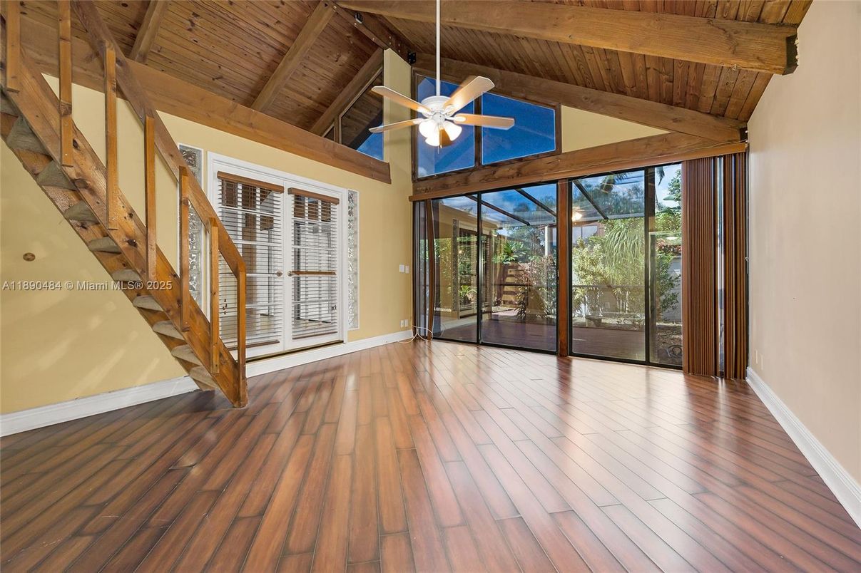 Empty room, Interior, Sun Room, Wooden Beams, Wooden Ceilings, Wood Texture Flooring