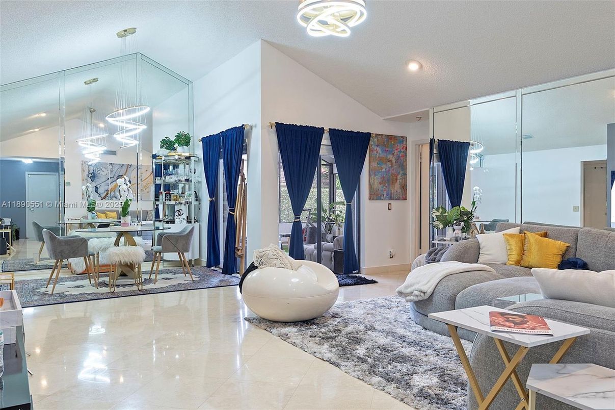 Dining room, Interior, Living room, Pendant Lights, Recessed Lighting