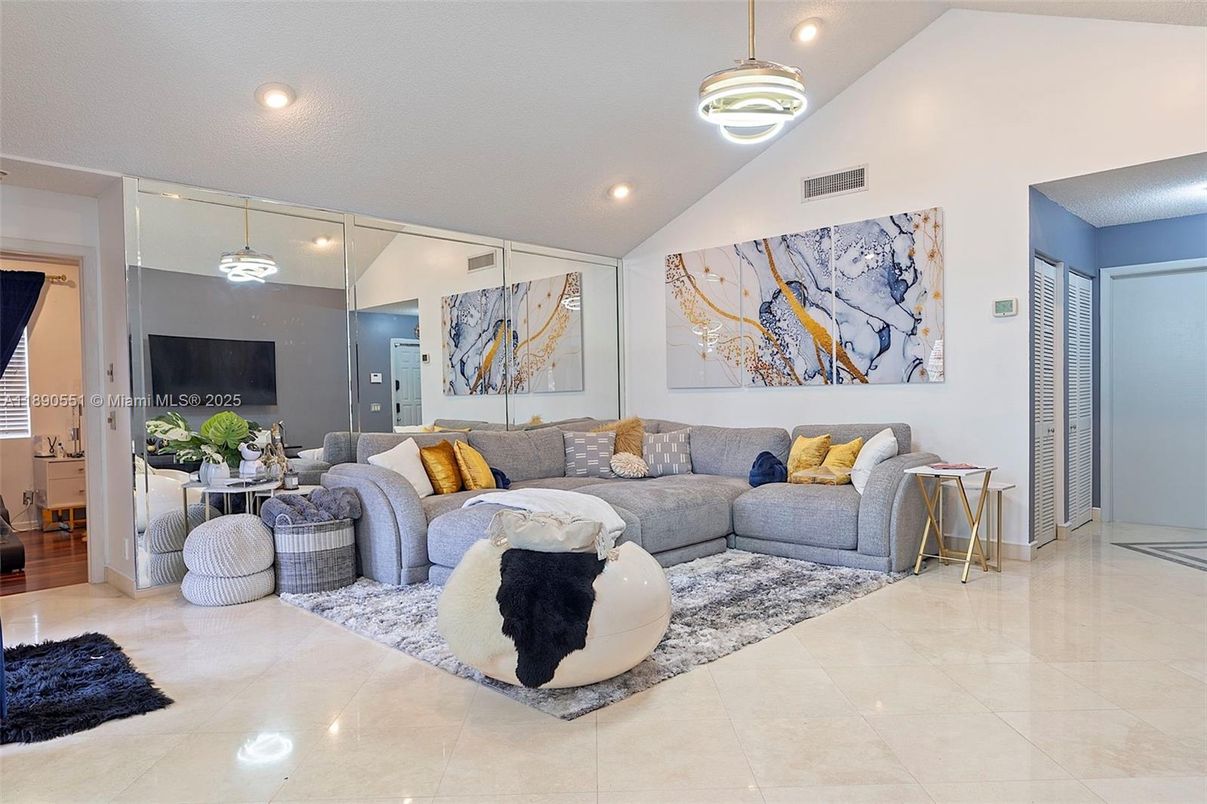 Interior, Living room, Pendant Lights, Recessed Lighting