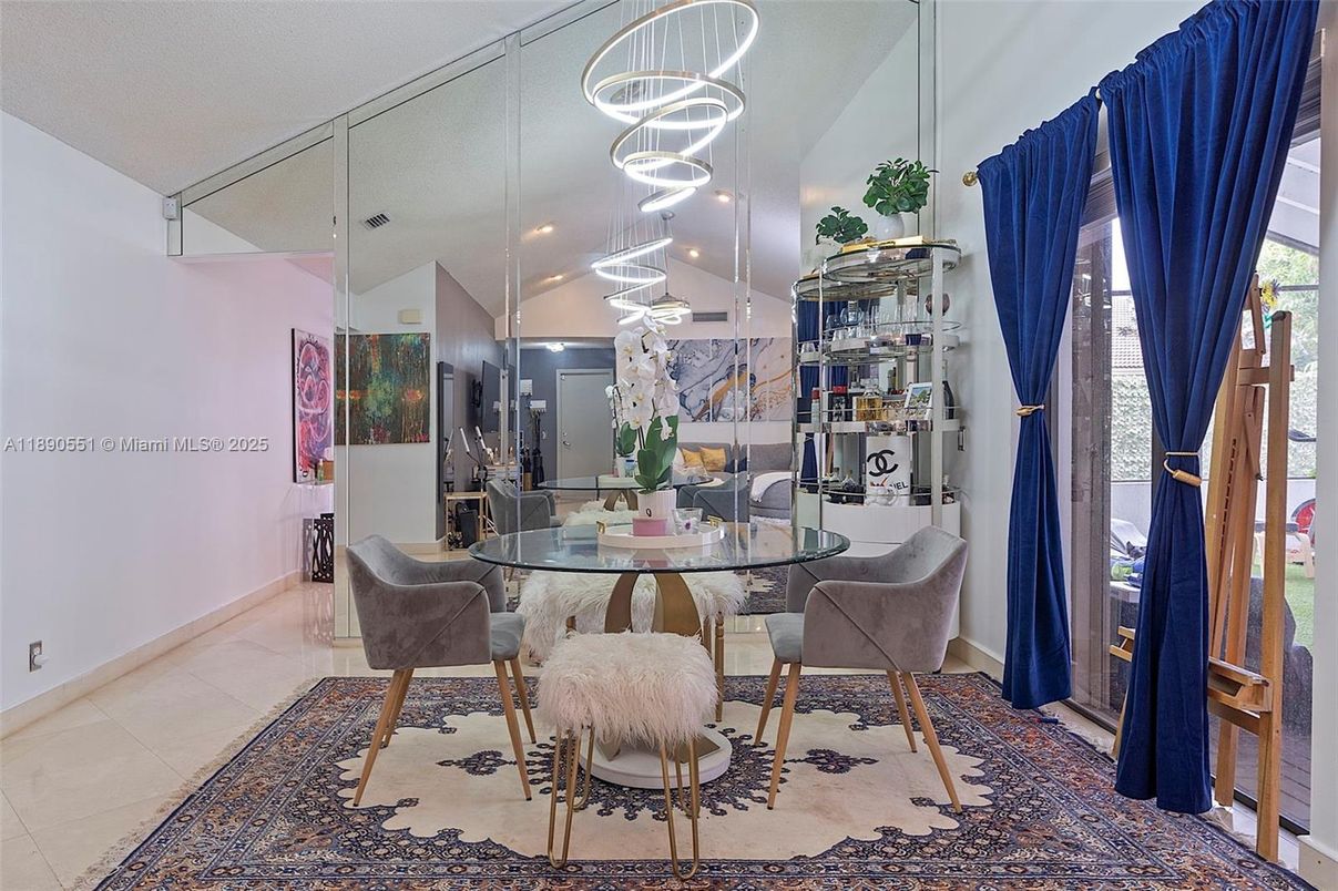Dining room, Interior, Pendant Lights, Recessed Lighting