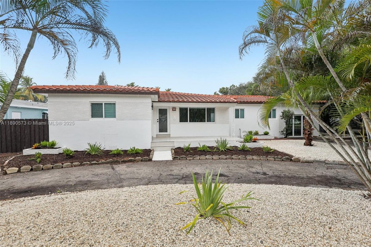 Backyard, Exterior, Facade, Spanish Mediterranean