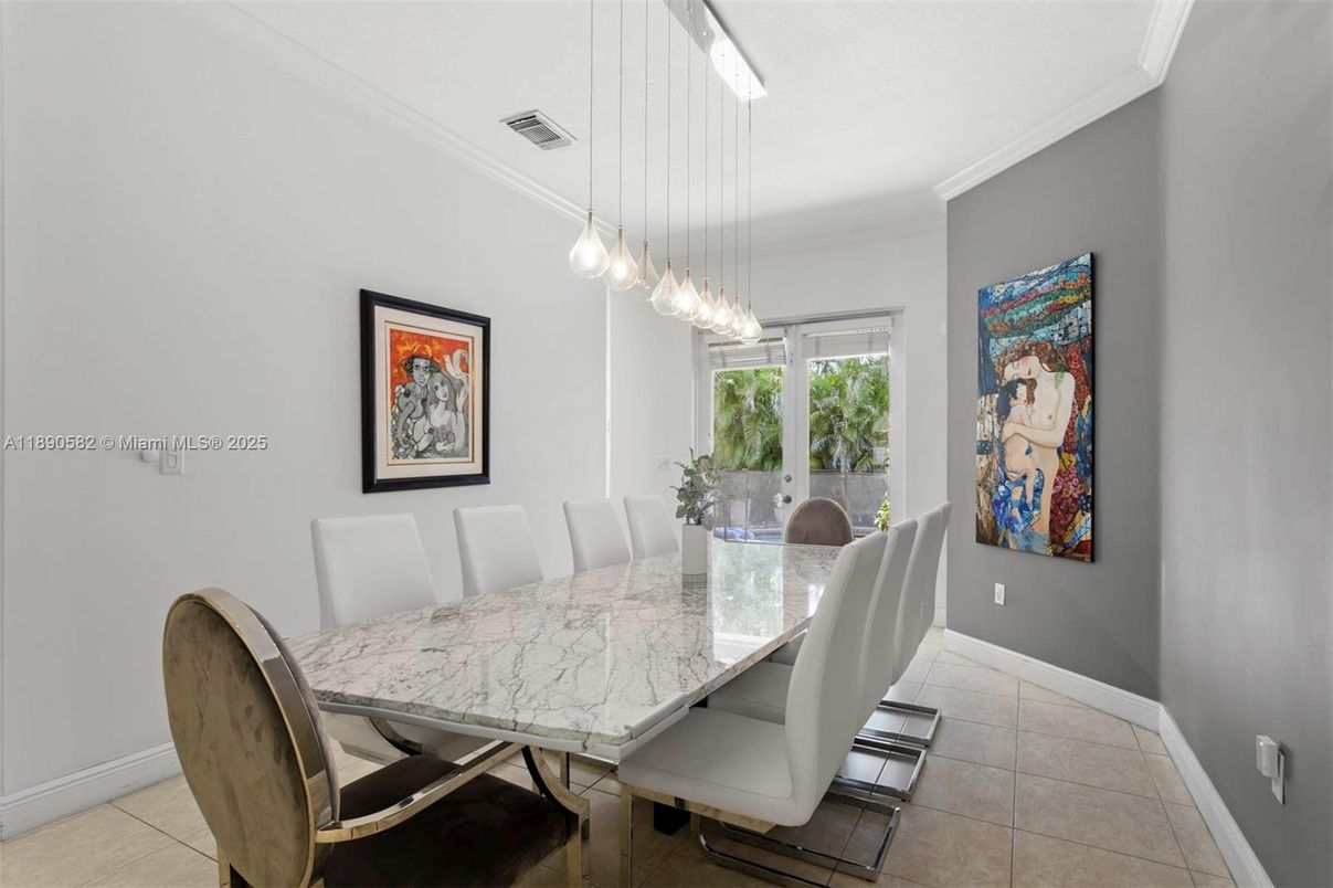 Dining room, Interior, Pendant Lights